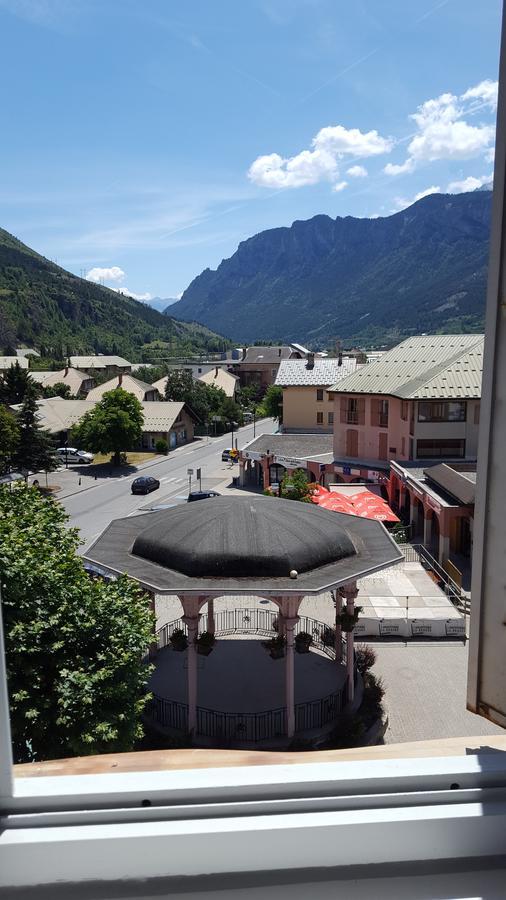 Hotel Restaurant Glaizette LʼArgentière-la-Bessée Eksteriør billede